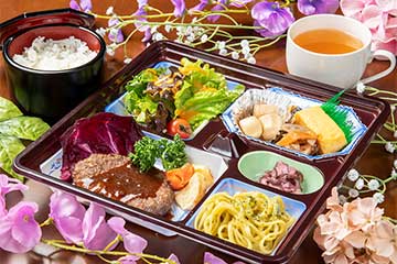 【新宿・池袋発】「姿本タラバガニ付ミステリー」さらにLサイズいちご1箱(2パック)のお土産付!松阪牛100%ハンバーグランチなど 日帰り3食付!3